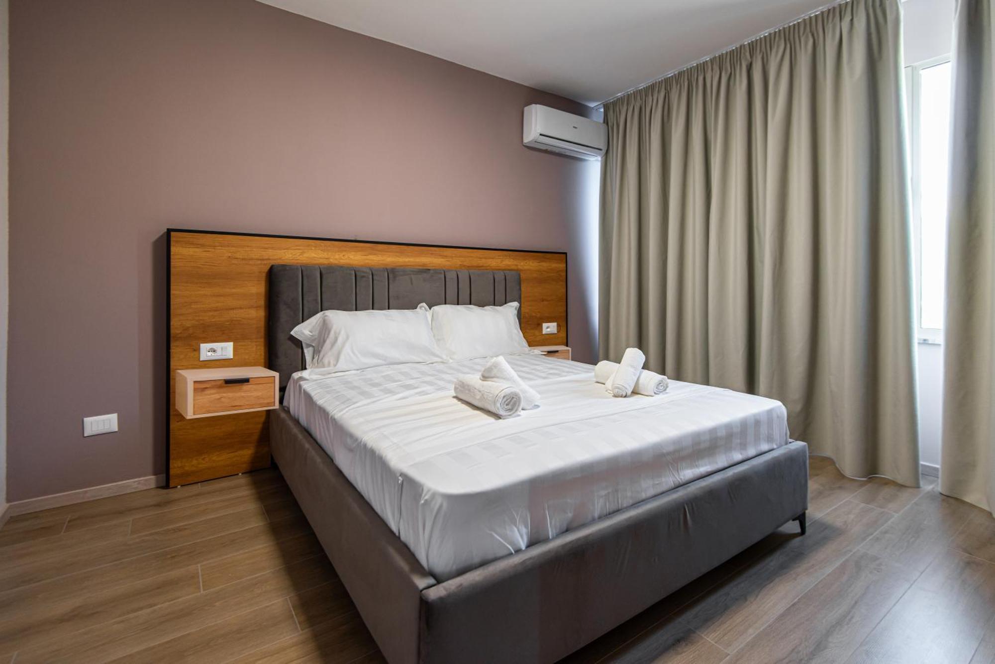 Aparthotel Eda Durrës Esterno foto