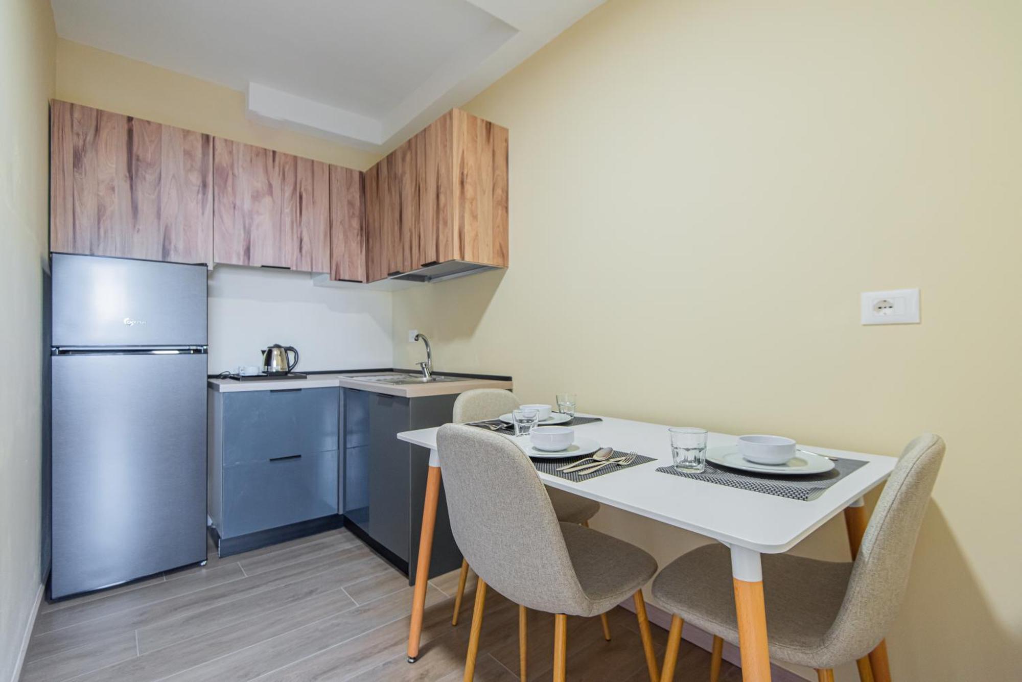 Aparthotel Eda Durrës Esterno foto