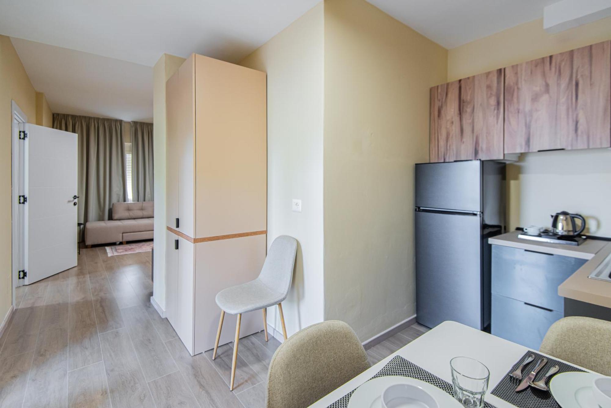 Aparthotel Eda Durrës Esterno foto