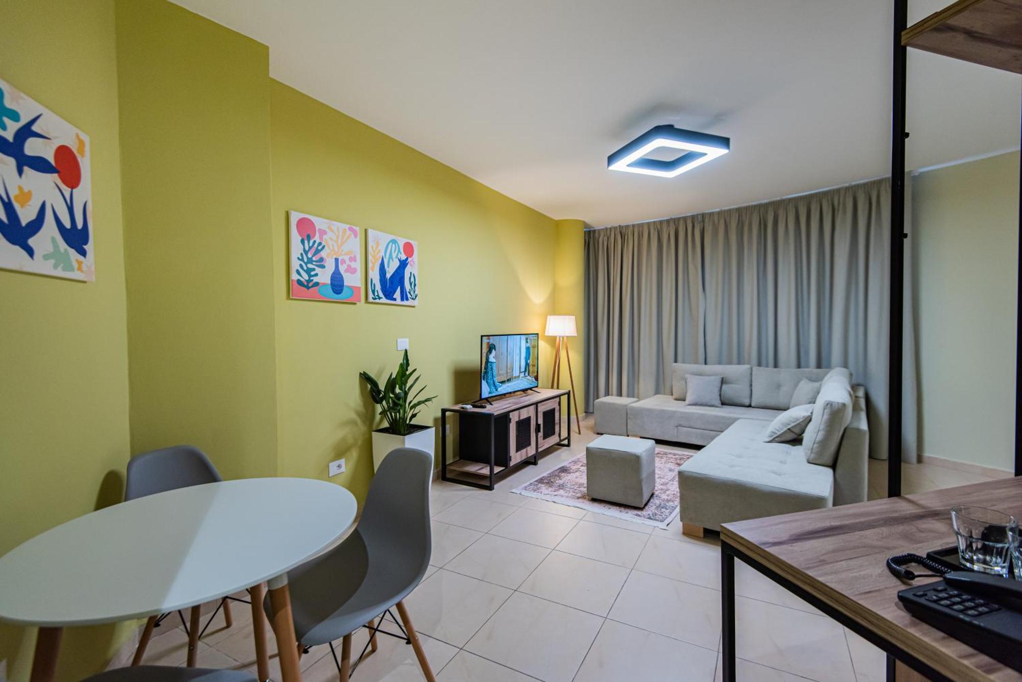 Aparthotel Eda Durrës Esterno foto