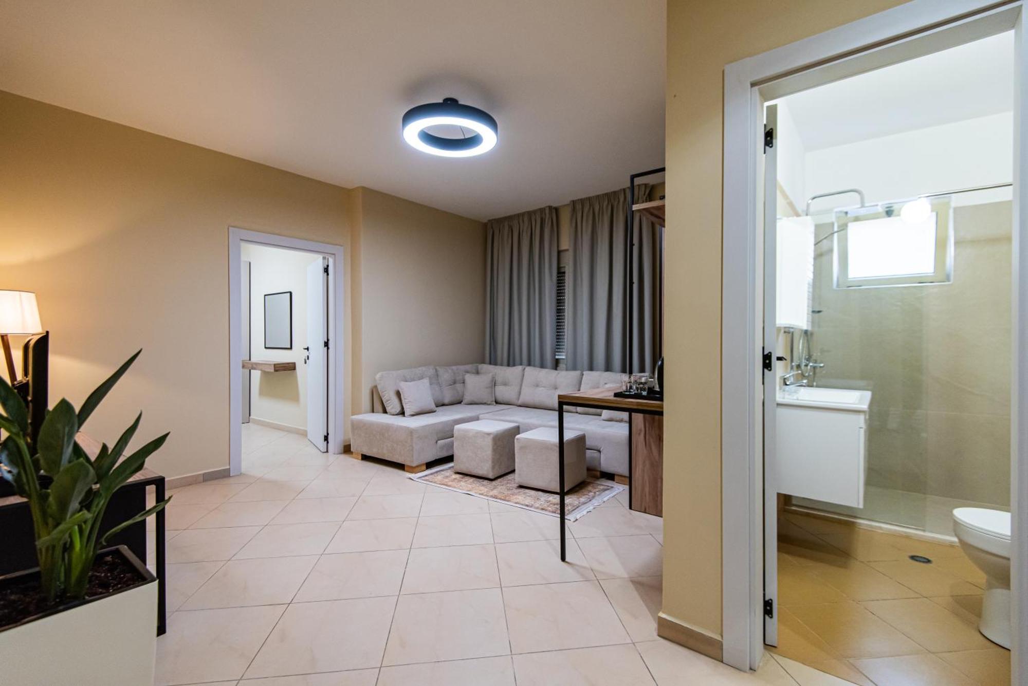 Aparthotel Eda Durrës Esterno foto