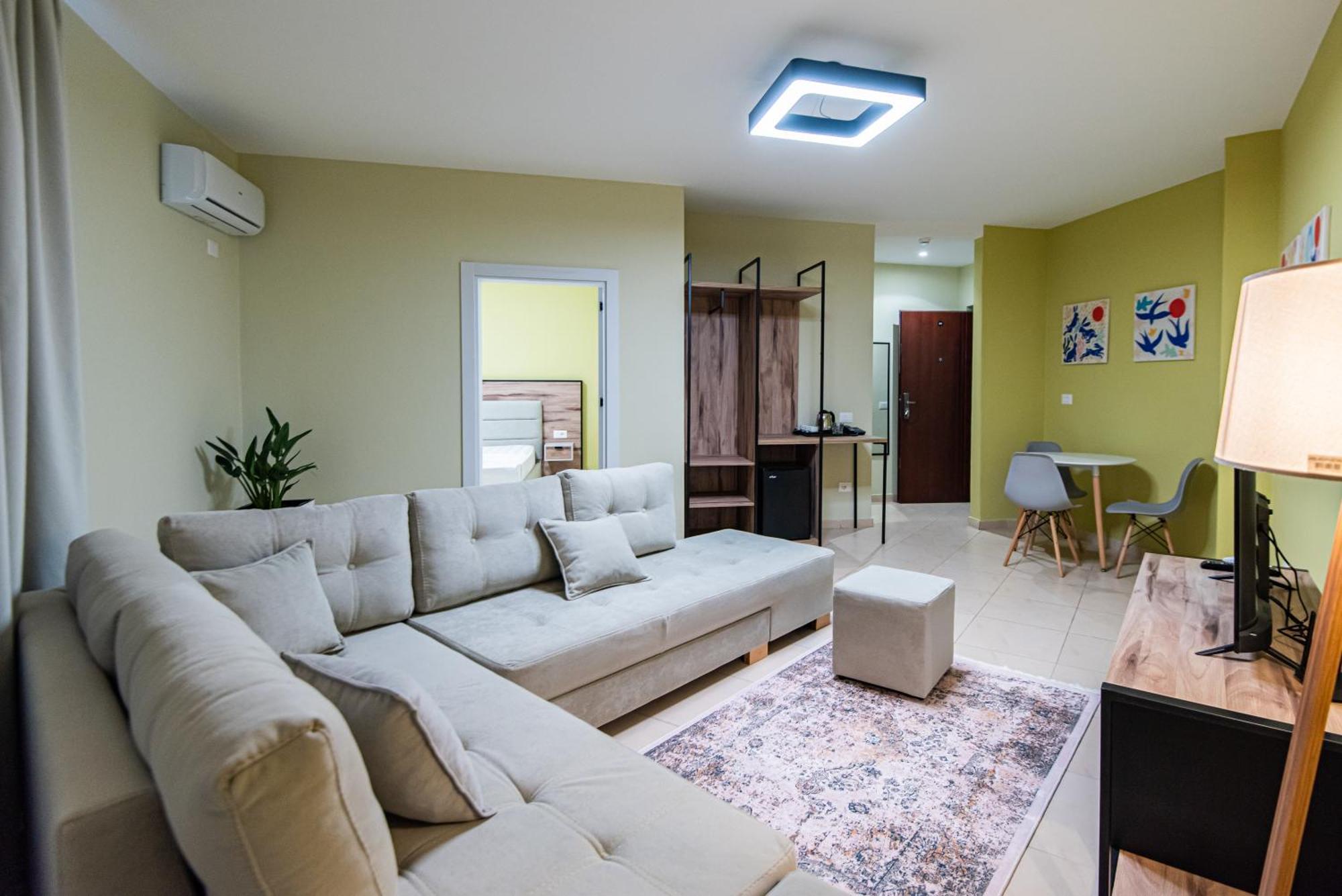 Aparthotel Eda Durrës Esterno foto