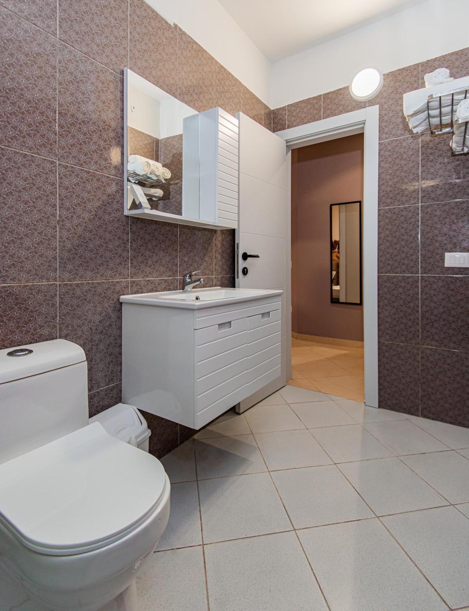 Aparthotel Eda Durrës Esterno foto