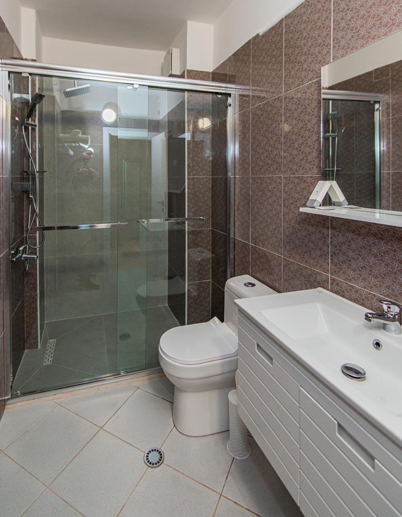 Aparthotel Eda Durrës Esterno foto
