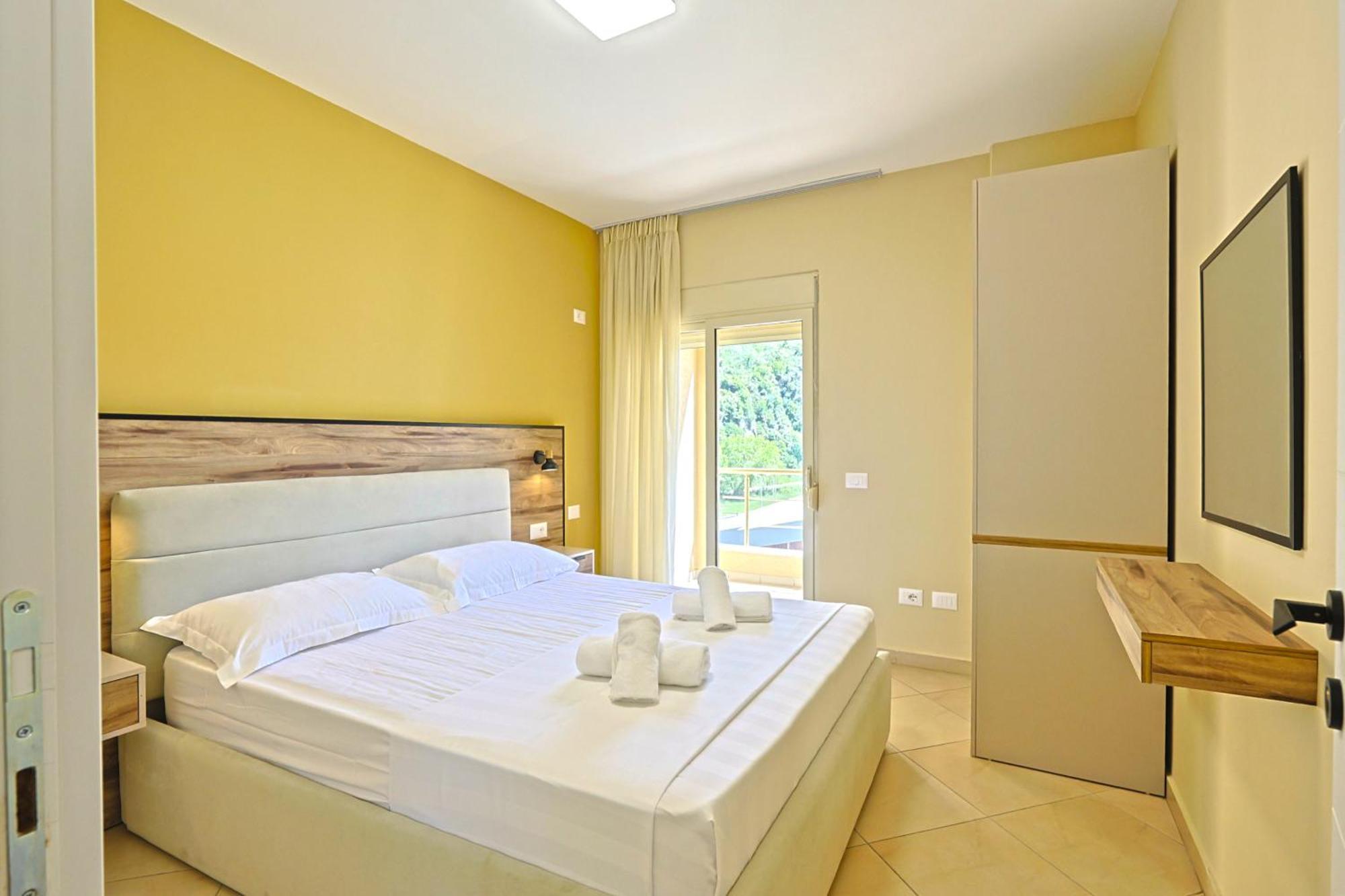 Aparthotel Eda Durrës Esterno foto