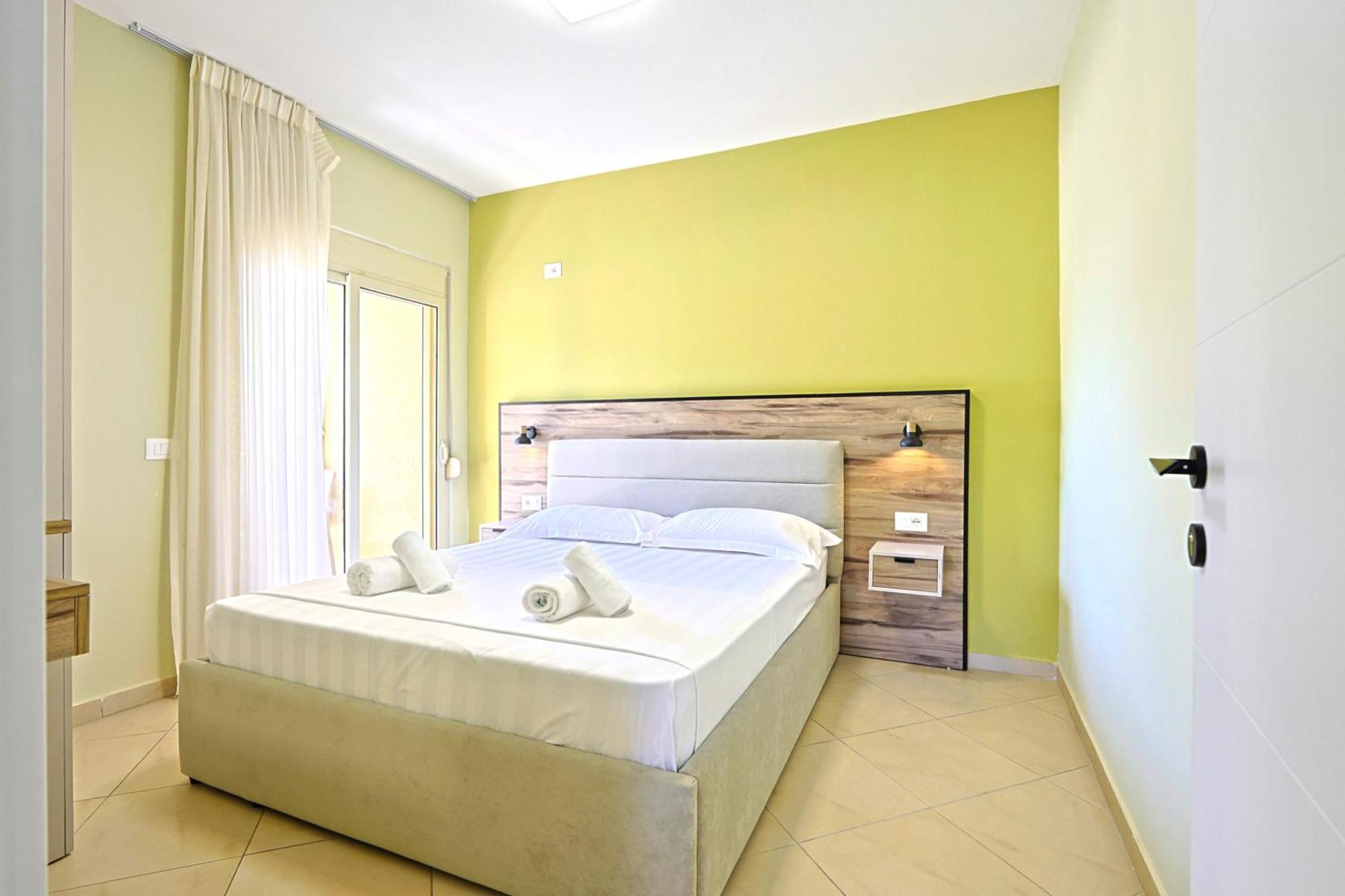 Aparthotel Eda Durrës Esterno foto